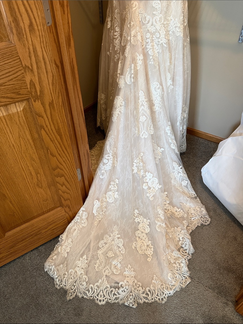 Essense of Australia Wedding Dress - Picture 3 of 6